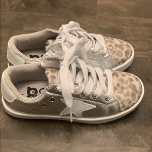 Cute sneakers!! Love love love